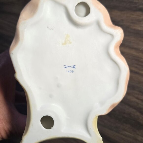 Vintage HOMCO Porcelain Victorian Lady Figurine, "Courtney's Dream" #1439 - Picture 3 of 9